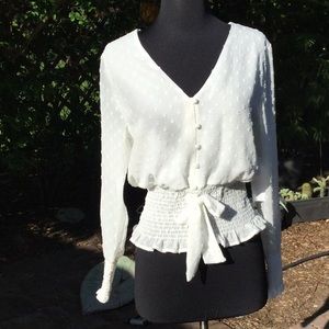 NWT Q&A white patterned blouse size S.